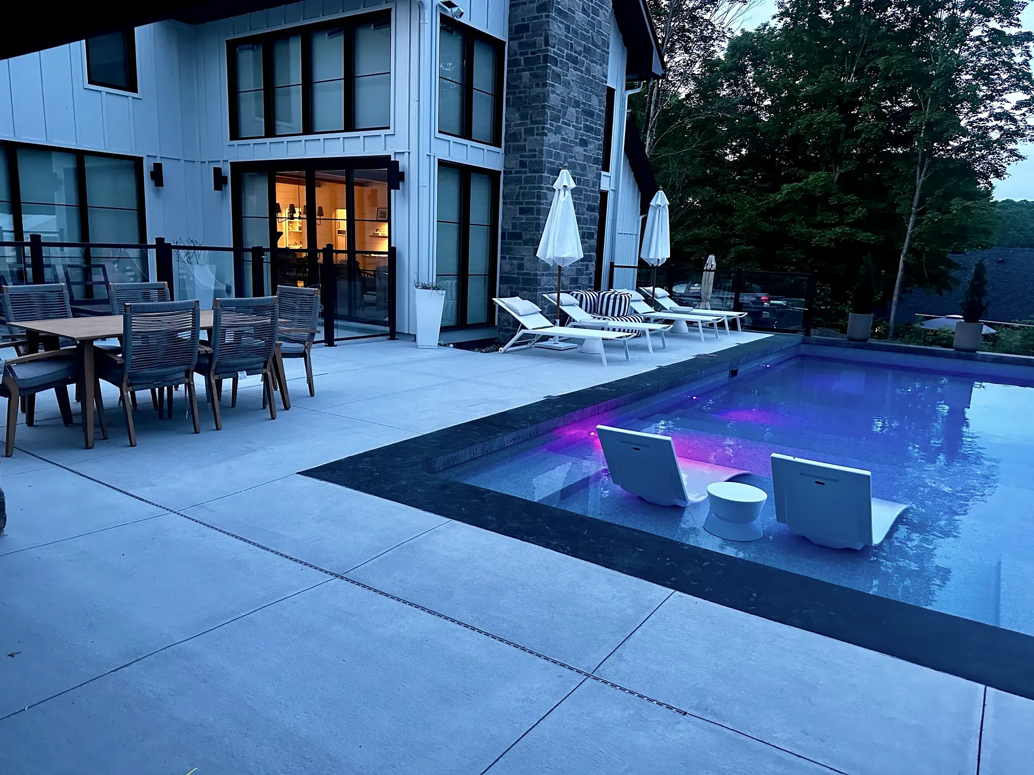 Projet de béton contemporain réalisé par Prestigia en Outaouais.