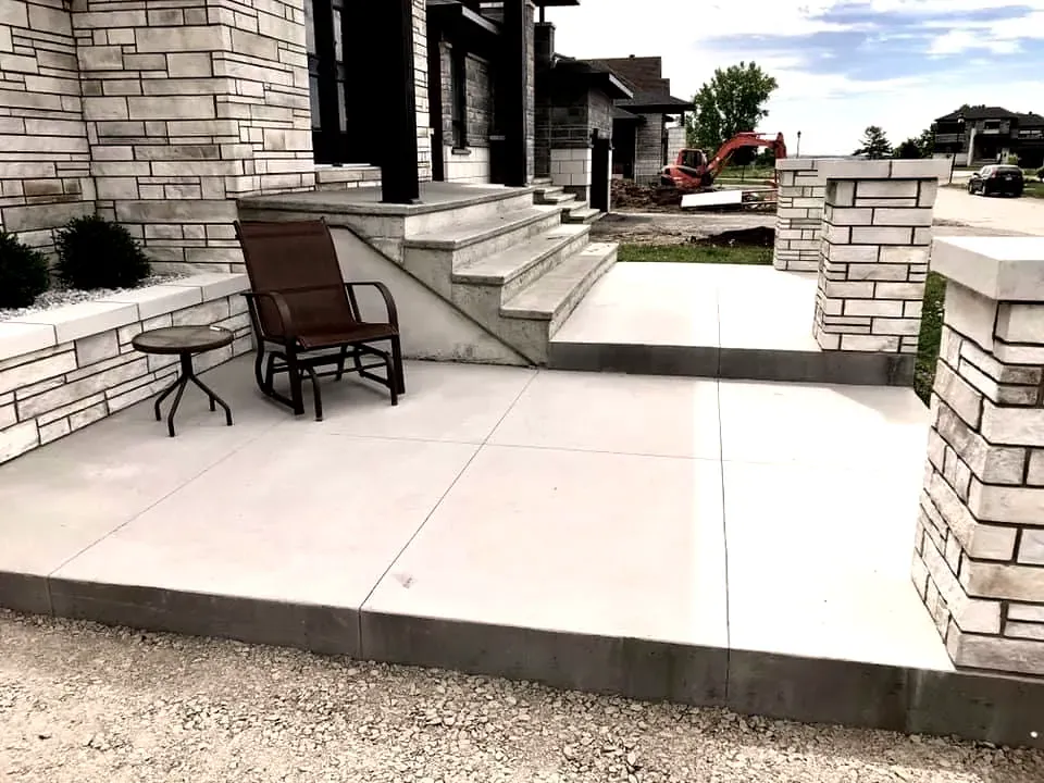 Projet de béton contemporain réalisé par Prestigia en Outaouais.