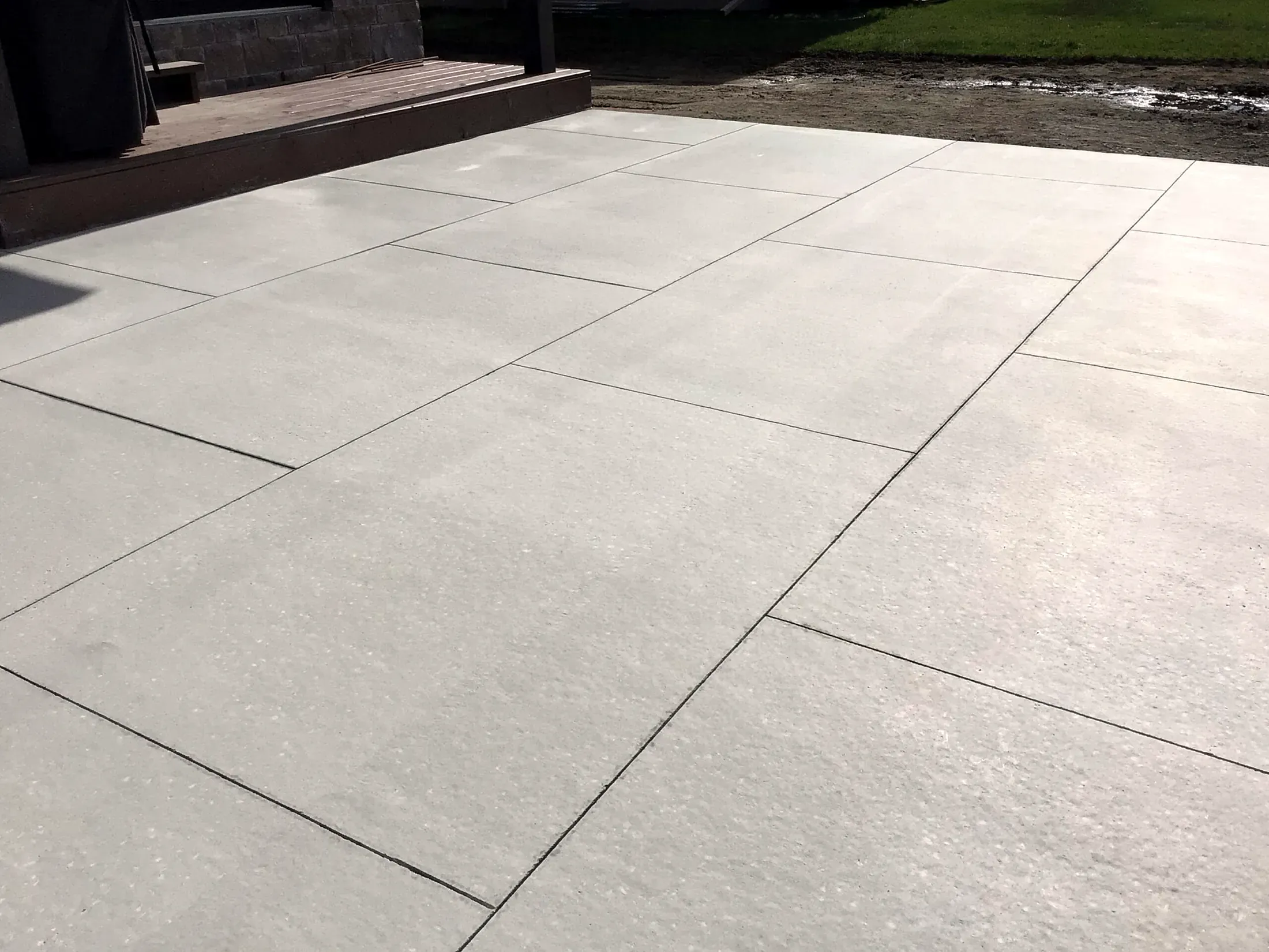 Projet de béton contemporain réalisé par Prestigia en Outaouais.