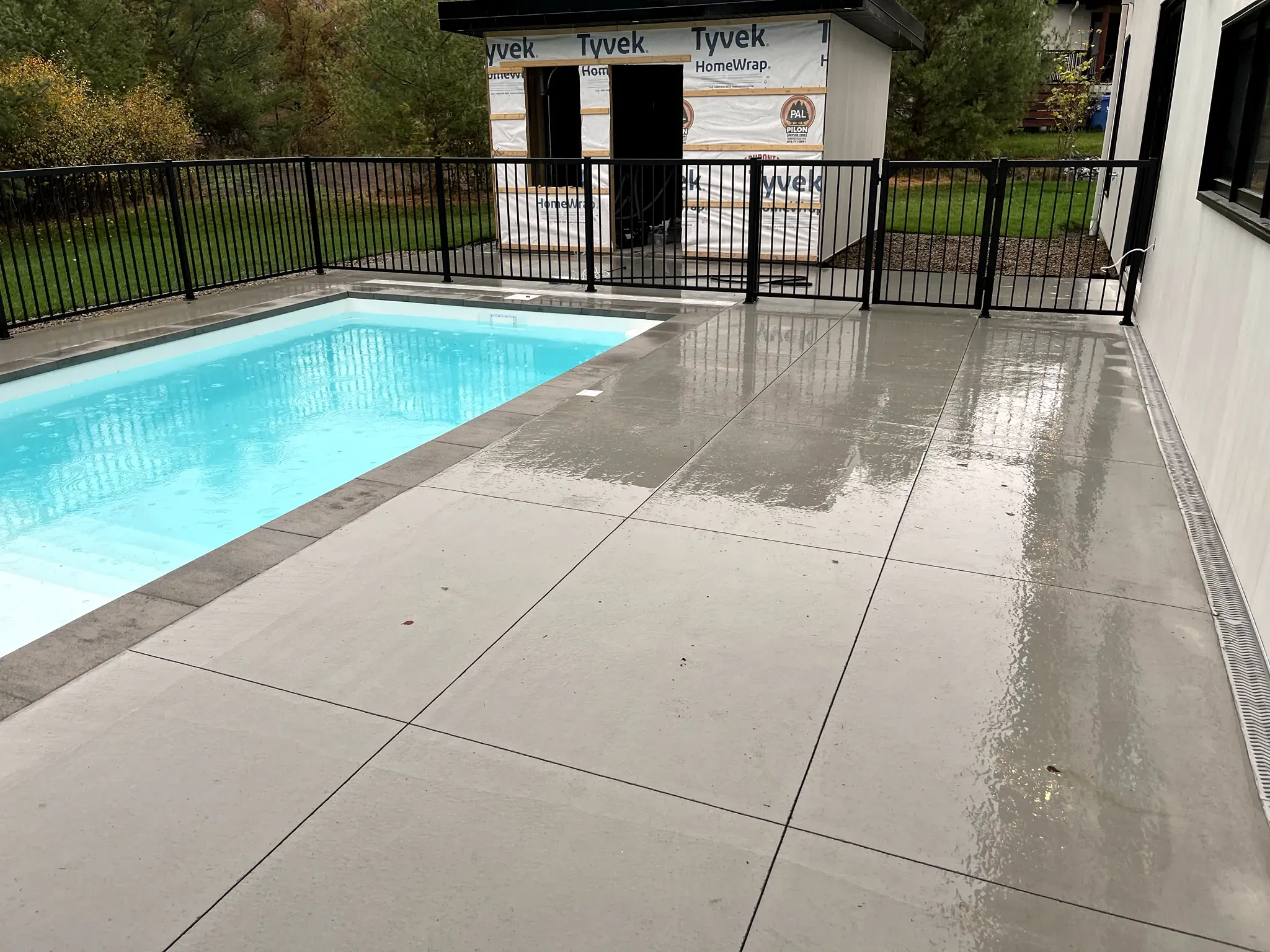 Projet de béton contemporain réalisé par Prestigia en Outaouais.