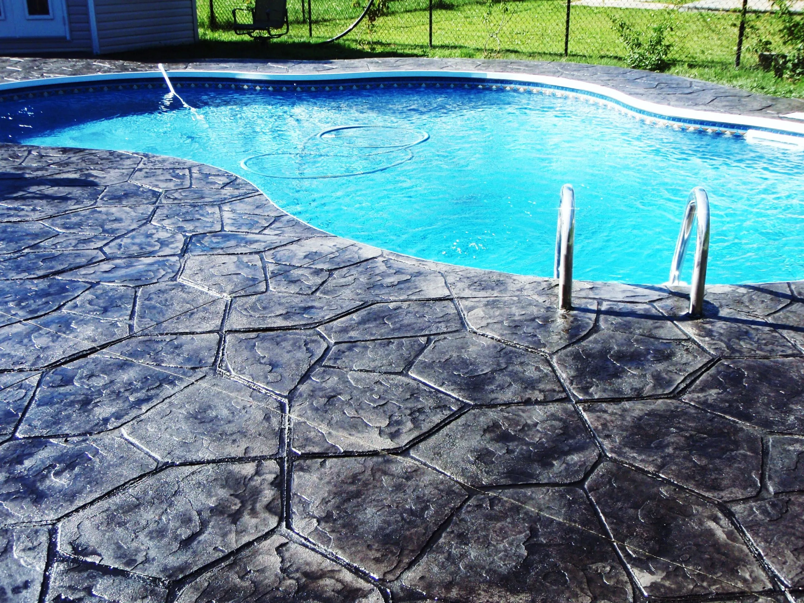 Béton estampé · réalisation Prestigia en Outaouais.