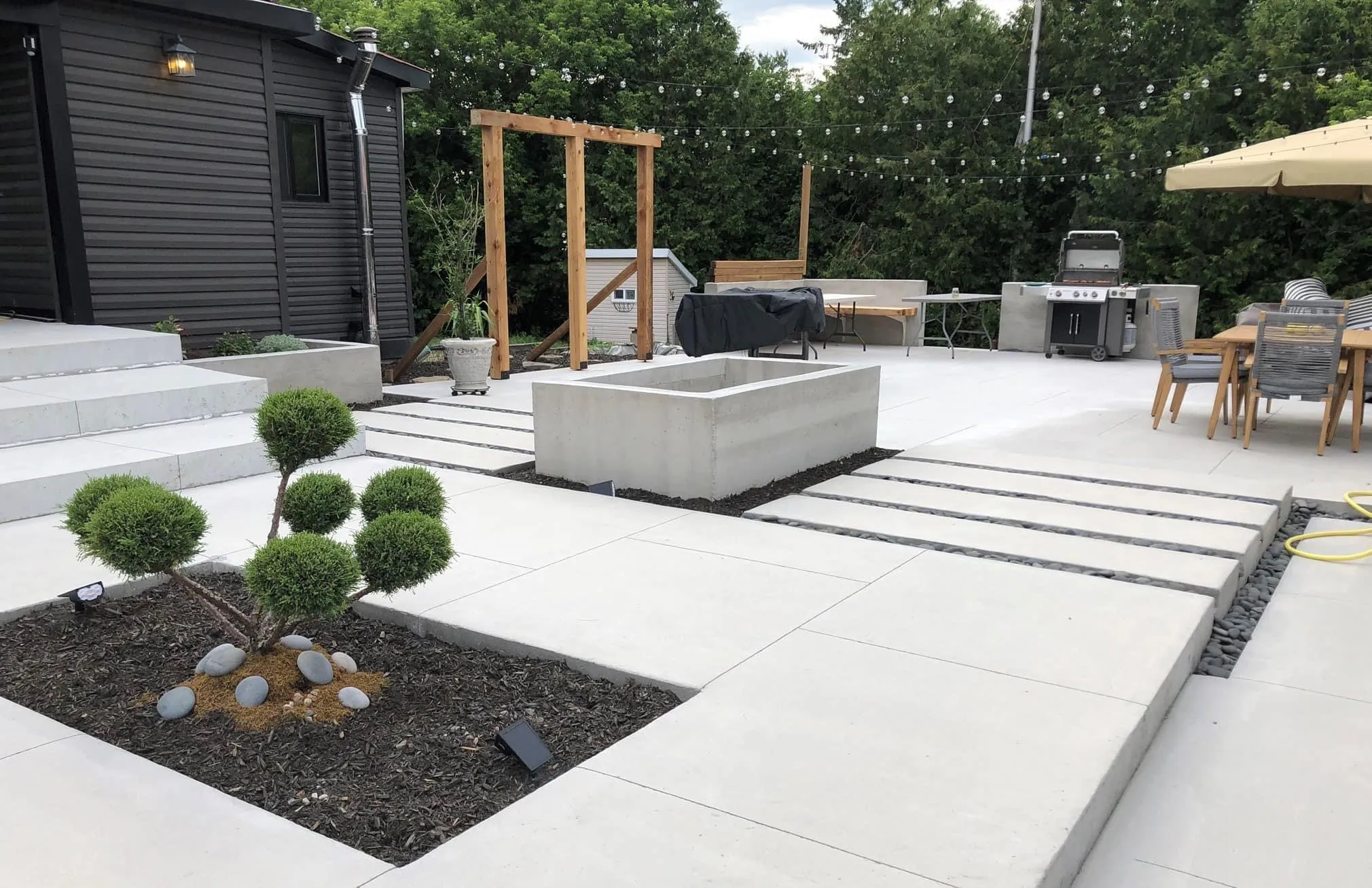 Murets décoratifs et de soutènement · réalisation de béton Prestigia à Gatineau et en Outaouais.